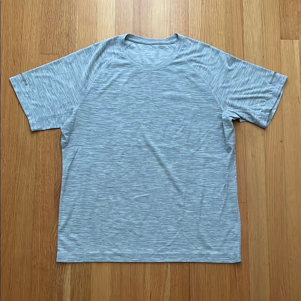 Old Navy Active Men's Light Gray Short Sleeve Tee